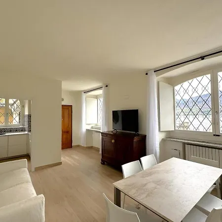 Casa Paradiso - *