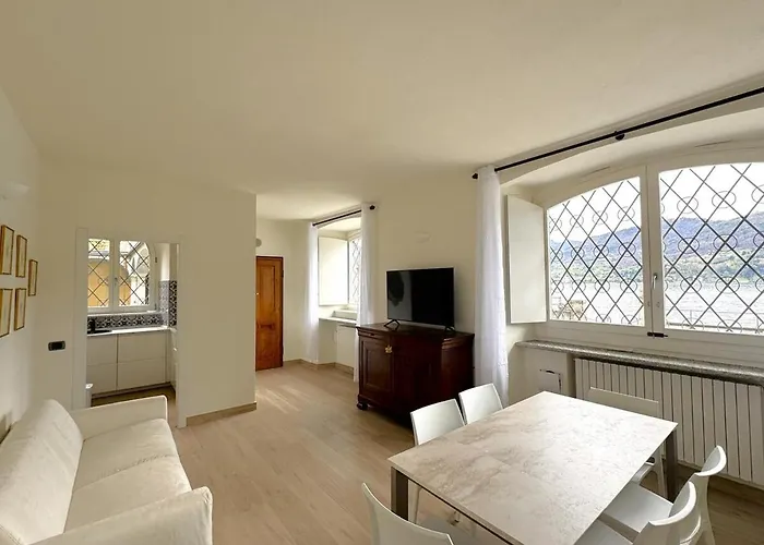 Casa Paradiso - *